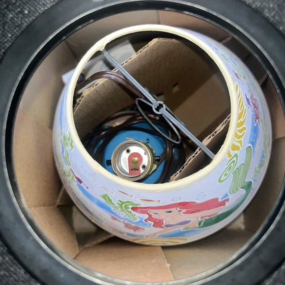 Little Mermaid Lamp With Glow in the Dark Shade, Violet Base - Rare Vintage - Picture 12 of 16